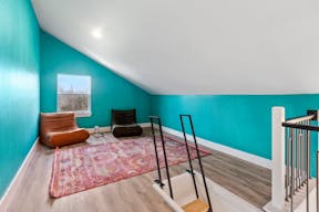 Spacious Modern Home in Houston - Image 6