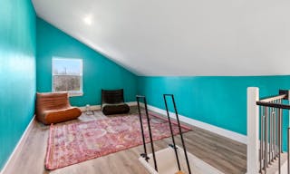 Spacious Modern Home in Houston - Image 6