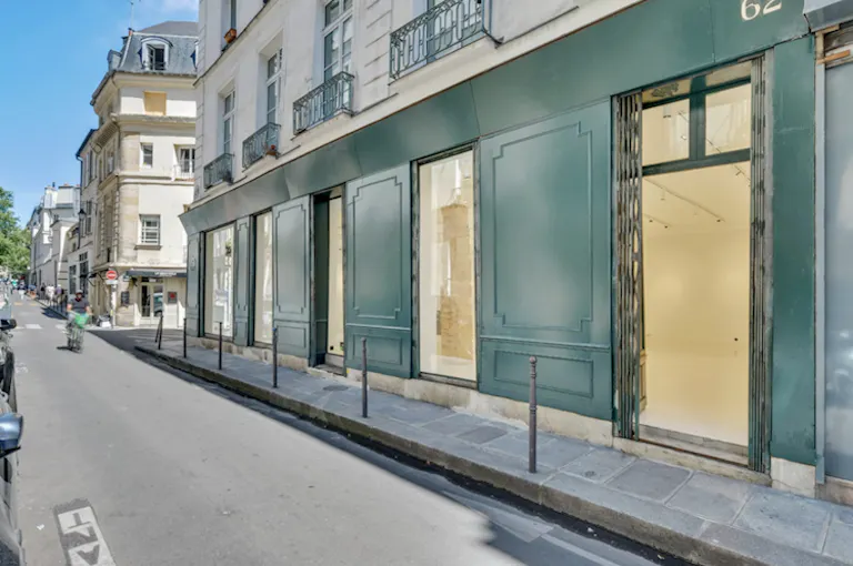 Beautiful Pop Up Boutique in Le Marais - Image 2