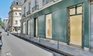Beautiful Pop Up Boutique in Le Marais - Image 2