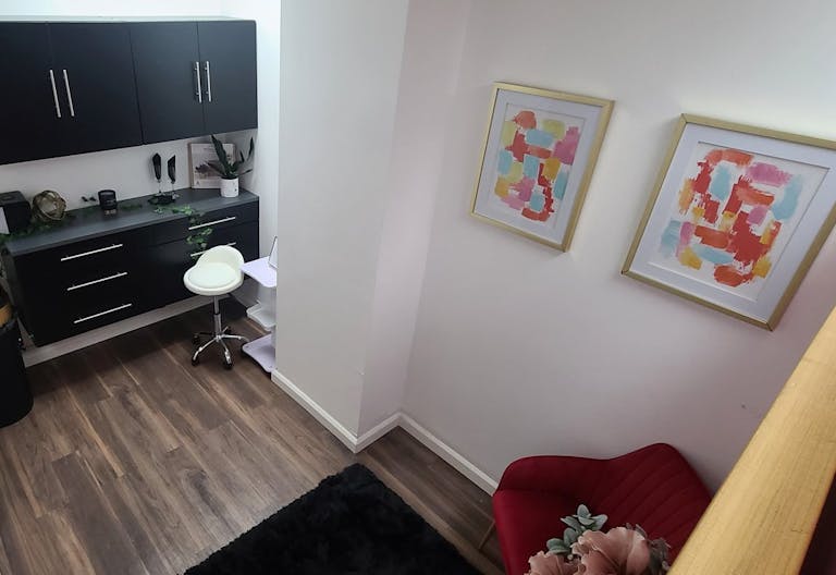 Beauty Studio II - Image 1