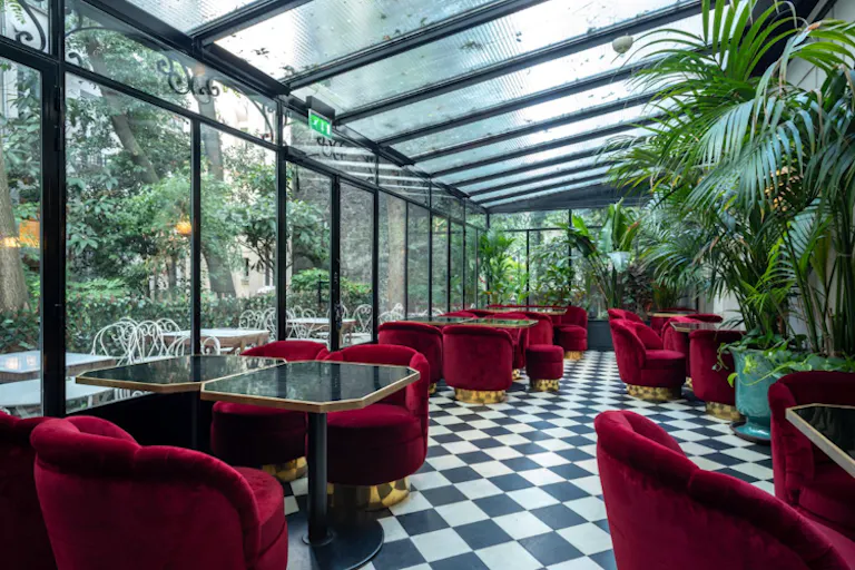 Château Showroom in Montmartre - Image 1