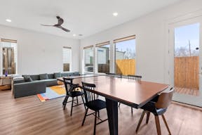 Spacious Modern Home in Houston - Image 1