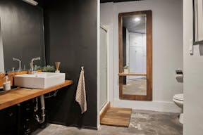 East LA's Premier Photo Studio - Image 7