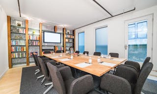 Fully Furnished Penthouse & Terrace - Image 4