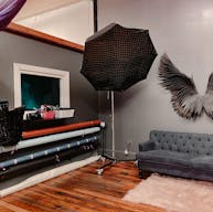 Industrial Riverside Creative Studio Loft - Image 7