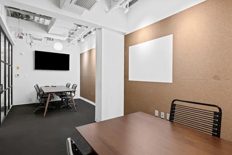 Private Meeting Room for 12 - Image 0