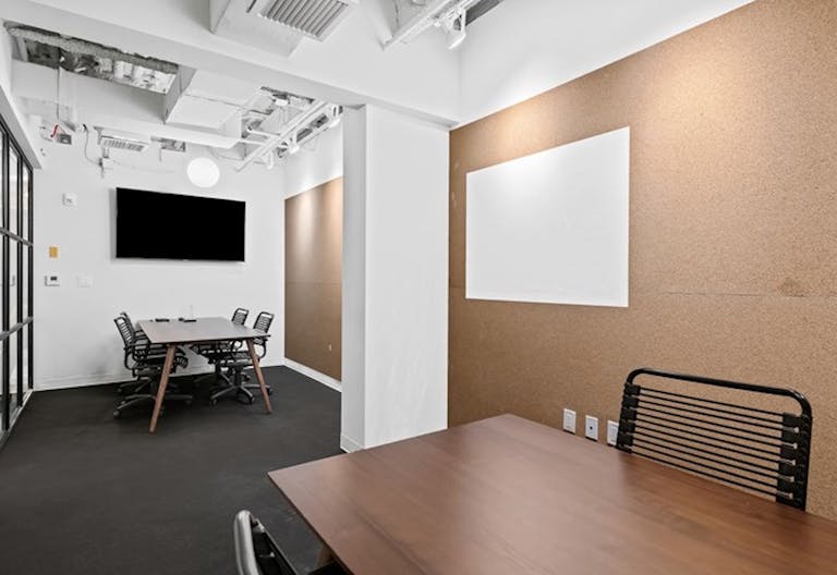 Private Meeting Room for 12 - Image 0