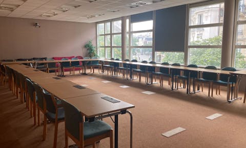 Salle Las Vergnas de 96m² - Image 0