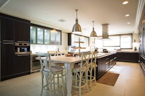 Beverly Hills Mansion Event Space - Image 9