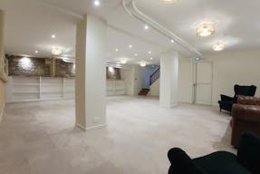 Stylish Modular Venue in the Heart of Le Marais - Image 3