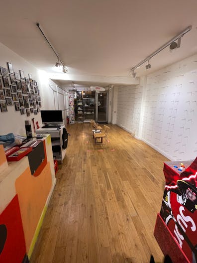 Boutique pop-up store dans le quartier Montorgueil - rue piétonne - Image 2