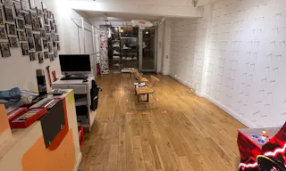 Boutique pop-up store dans le quartier Montorgueil - rue piétonne - Image 2