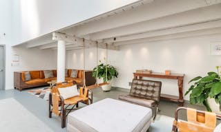 Tons of natural light! Soaring ceilings! Convenient Location! - Image 2