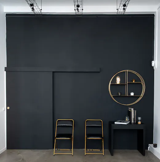 ELEGANT MINIMALIST LOFT IN THE 11TH DISTRICT OF PARIS - Image 2