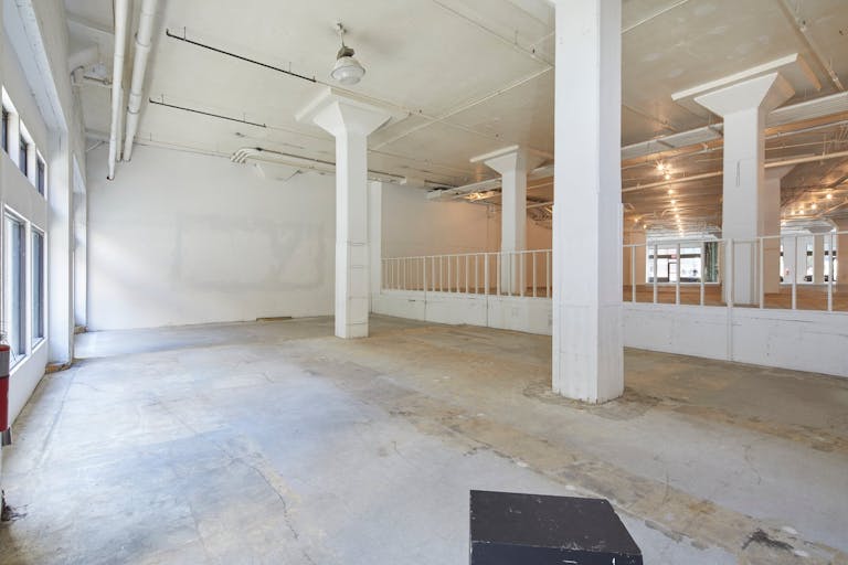 Unique open floor plan - Image 3