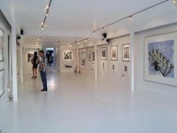 Gloss White Gallery Space on Fairfax Ave - Image 17