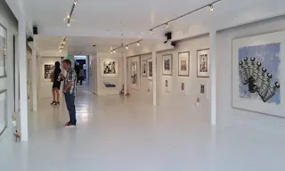 Gloss White Gallery Space on Fairfax Ave - Image 17