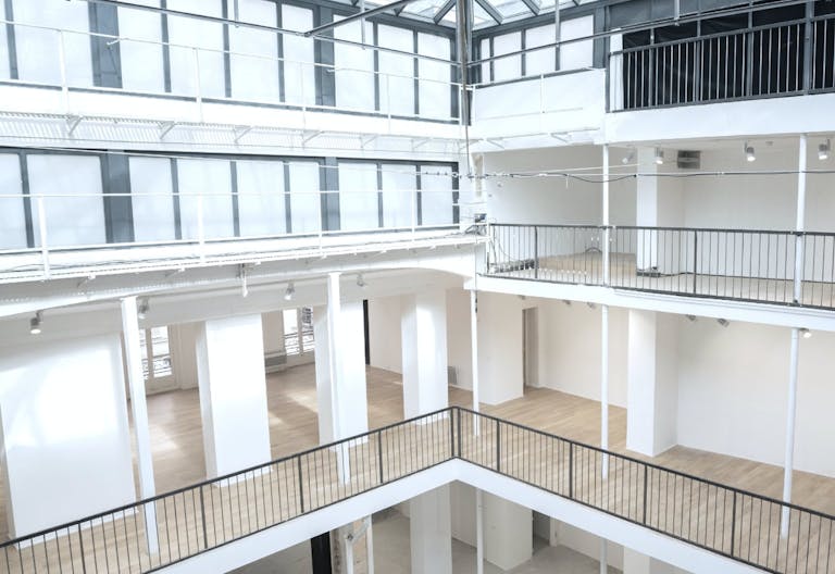 Space Temple/Beaubourg - Image 2