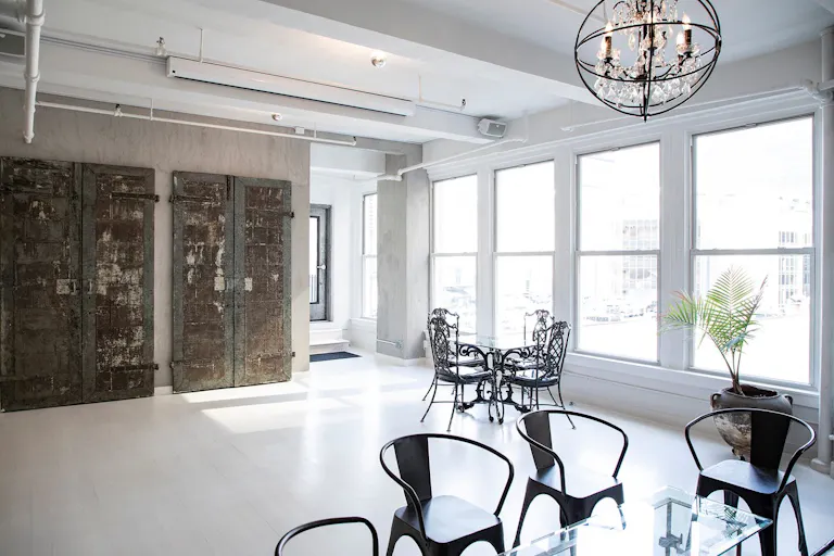 Modern Industrial Manhattan / Hudson Yards Loft - Image 4