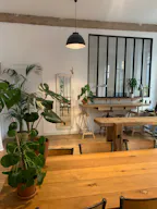 Atelier d'art esprit canut avec vitrine sur rue au coeur de la Croix-Rousse - Image 2