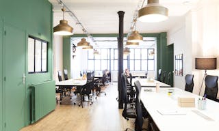 Magnifique espace avec couleurs pop et �quipements design - Image 3