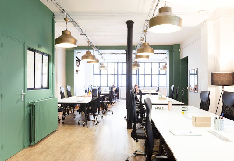 Magnifique espace avec couleurs pop et �quipements design - Image 3