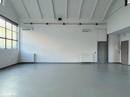 Ampio Spazio completo di tutti i servizi. Temporary showroom / Yoga / Exibition / Shooting fotografici. Disponibile per Fuori Salone - Fashion week - Image 0