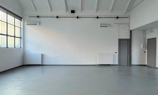 Ampio Spazio completo di tutti i servizi. Temporary showroom / Yoga / Exibition / Shooting fotografici. Disponibile per Fuori Salone - Fashion week - Image 0