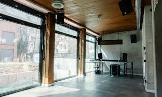 Dynamic Art Gallery & Pop-up Venue in Kreuzberg/Neukölln - Image 2