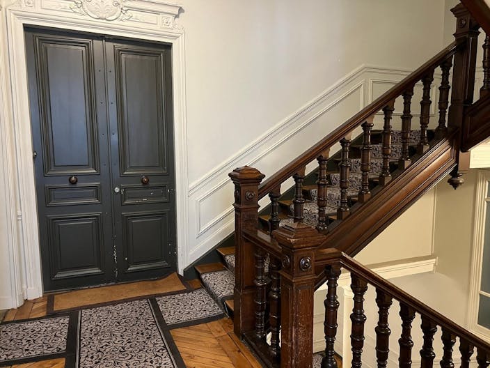 Luxury Apartment Paris - Image 4