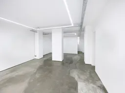 Galerie d'art au coeur du quartier du R�publique (Paris) - Image 3
