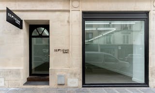 A brightly-lit gallery space near Saint-Germain-des-Prés - Image 0