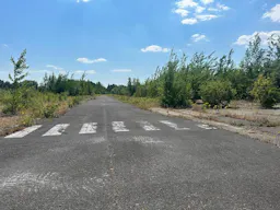 Décor/Lieu de tournage: Routes Privées - Image 2
