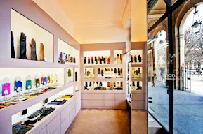 Boutique pop-up store - Jardin du Palais Royal Paris centre Louvre - Image 6