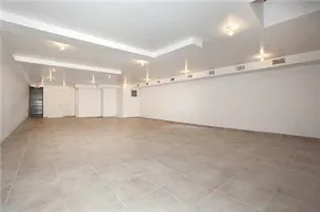 Storefront white box in East Village - Image 1