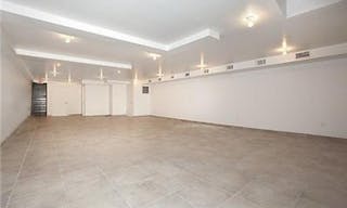 Storefront white box in East Village - Image 1