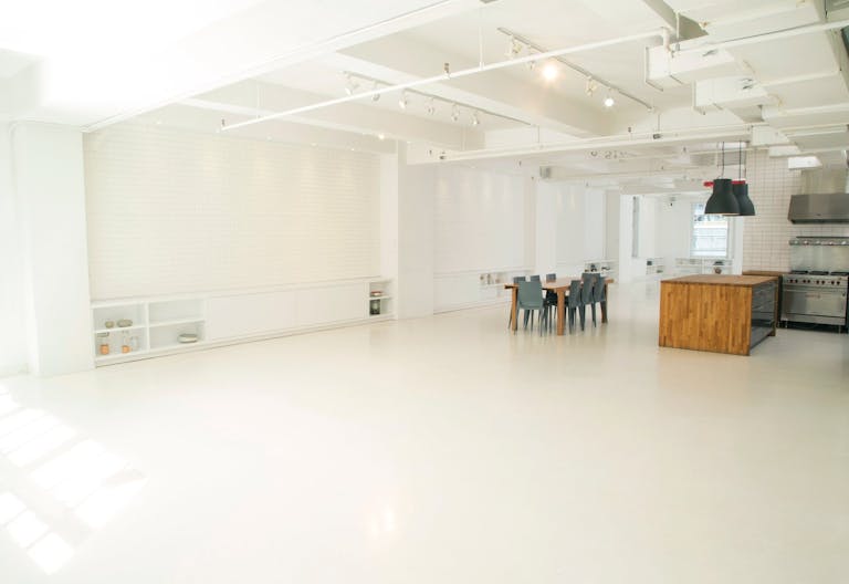 Modern Loft Showroom in Midtown - Image 3
