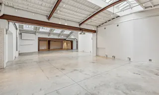 Event Showroom & Boutique near le Marais & Bastille - Image 7