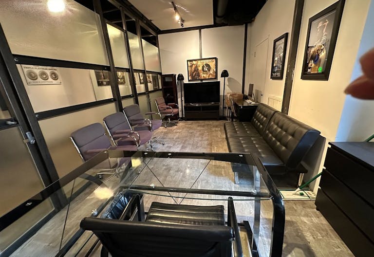 Private office ready to rent at high-end recording studio - Image 3