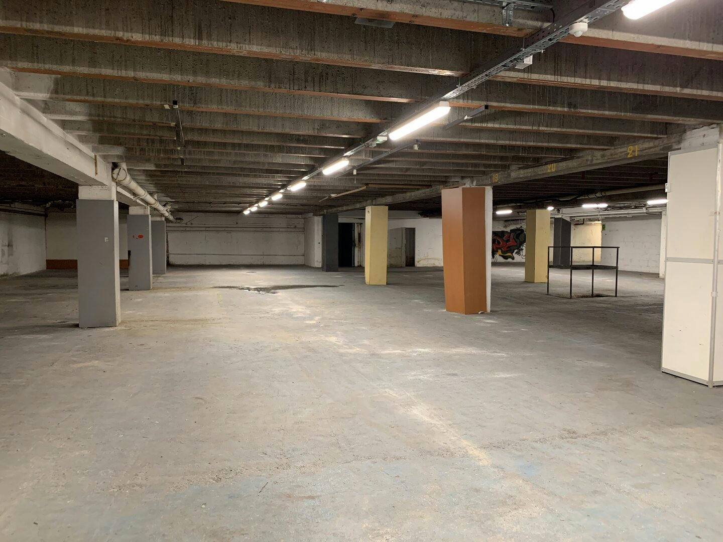 Large Event Garage in the 19th Arrondissement of Paris