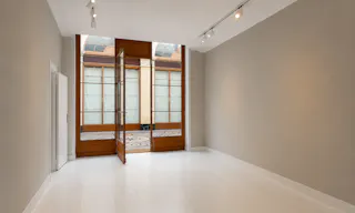 Showroom in Palais Royal (1 arcade + 2 floors) - Image 1