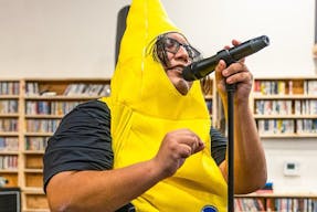 Store Stage at Nivessa Hollywood - Image 35