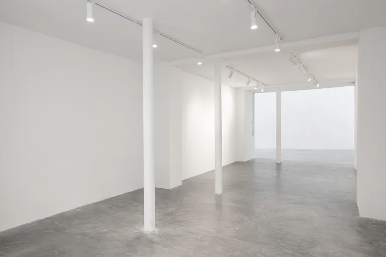 Perfect Showroom - Rue de Turenne - Image 4