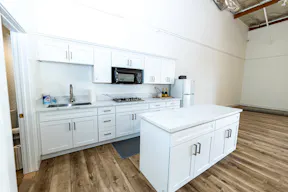 New Photo/Studio Rental in Westlake Village - Image 1