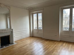 Apartment Showroom in Saint-Germain - Image 12