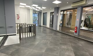 Exciting Pop-Up Store Opportunity in the Heart of Paris! - Image 3