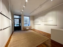 Magnifique Showroom rue Saint-Claude dans le Marais - Image 3