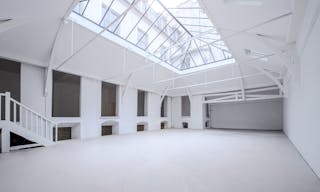 Une galérie idéale pour showroom / Fitting / Pop Up store / Galerie d'Art et défilé - Image 0