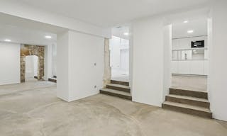 Espace showroom / �v�nement : verri�re, volume et design �pur� - Image 8